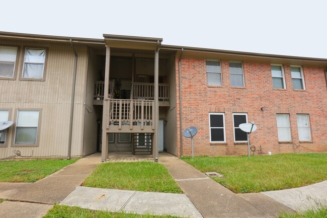 Photo - 418 Garland Dr