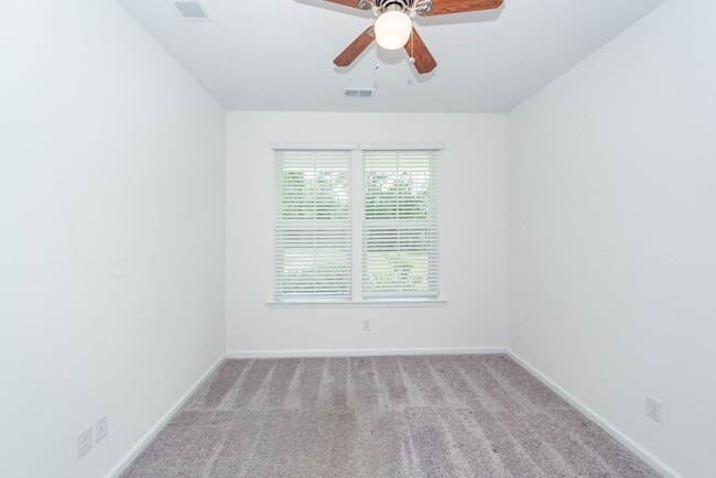 Photo - 4 Bedroom, 3.5 Bathroom Townhome in Foxbank Plantation - Moncks Corner