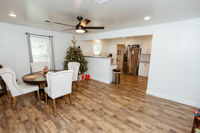 Photo - 3836 Leland Ave