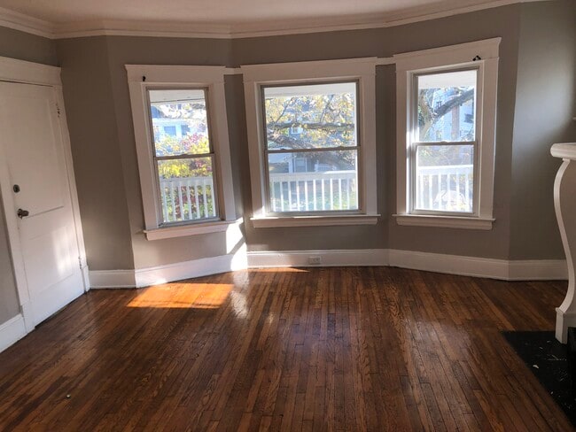 Photo - 1830 Mannering Rd Unit 2