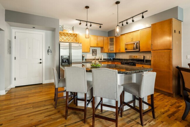 Photo - 2195 Decatur St Unidad 305