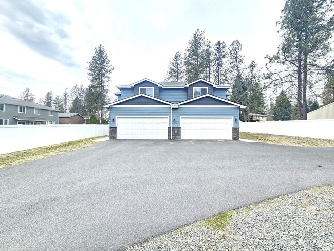 Photo - $2,300 - 3 Bed / 2.5 Bath Gorgeous Newer Built Duplex in North Spokane