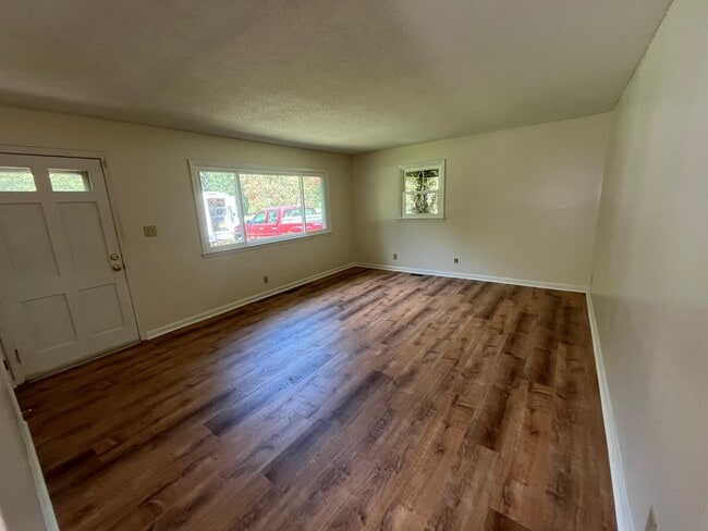 Photo - 2417 Landis Dr