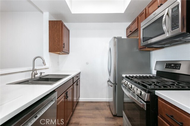 Photo - 19350 Sherman Way Unidad 208