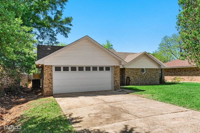 Photo - 2542 Spruce Dr