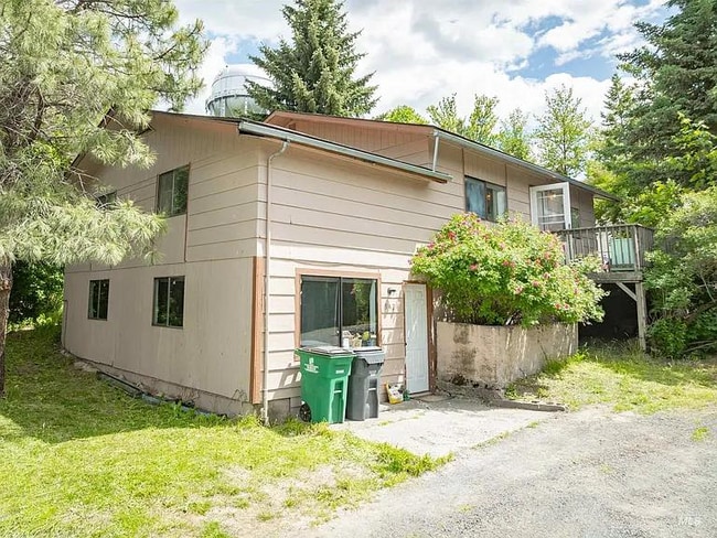 Building Photo - 940 E Vandal Dr Rental