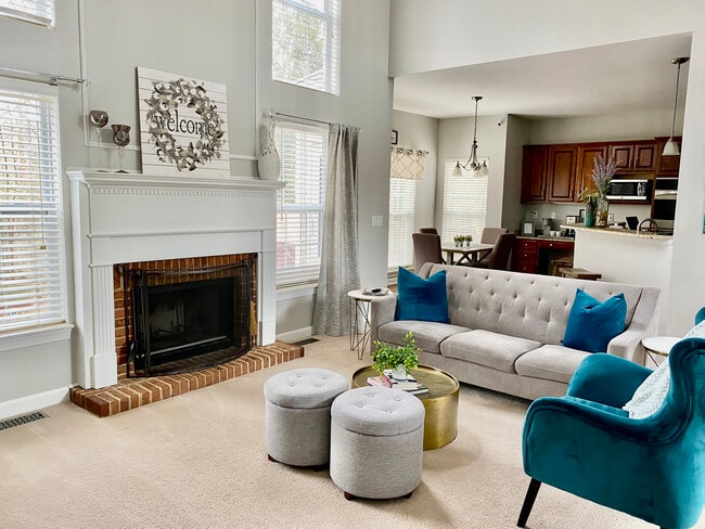 Building Photo - 10301 Rougemont Ln