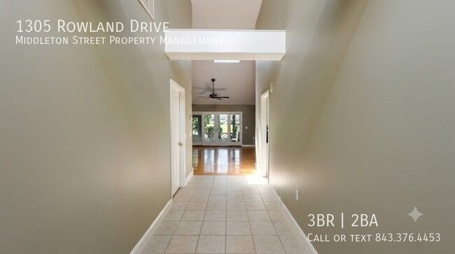 Photo - 1305 Rowland Dr