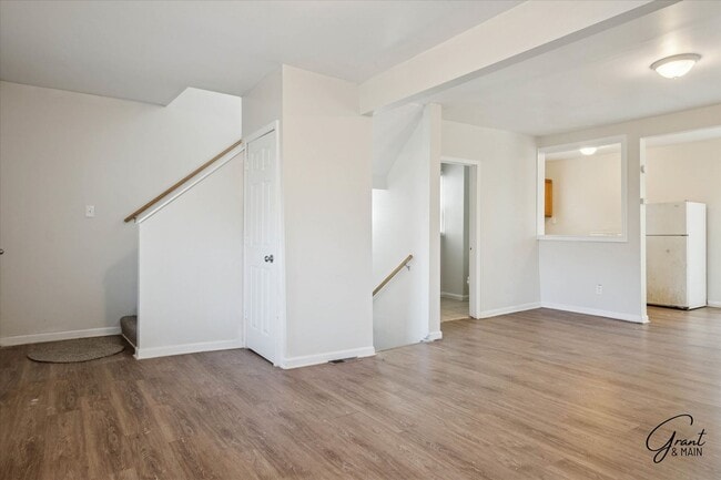 Photo - $1200 2 bedroom large home