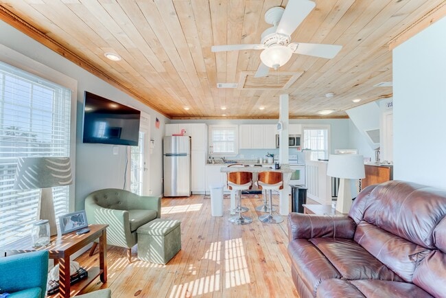 Photo - 4211 Surf Dr