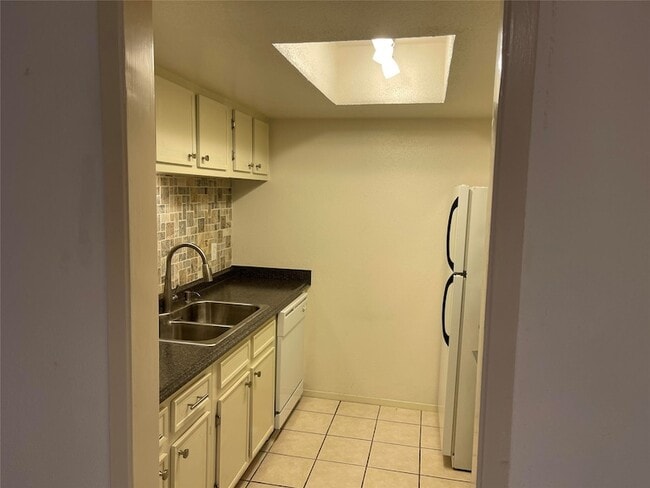 Photo - 2516 Commonwealth St Unidad 105