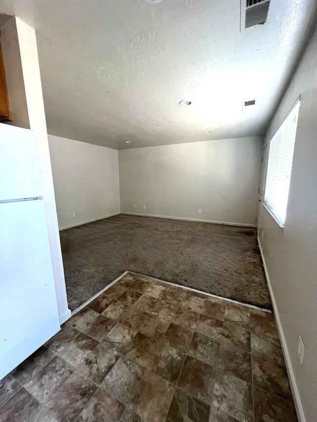 Photo - 1143 W 1st St Unidad 3