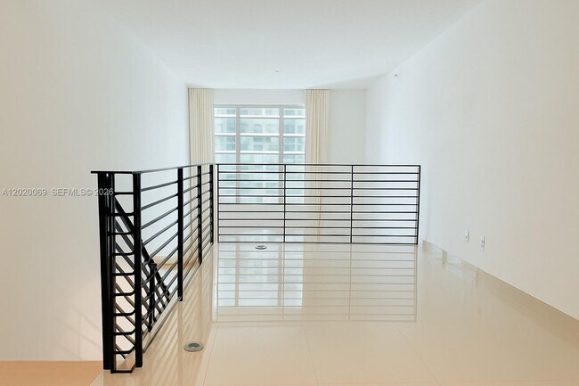 Photo - 60 SW 13th St Unidad 3418