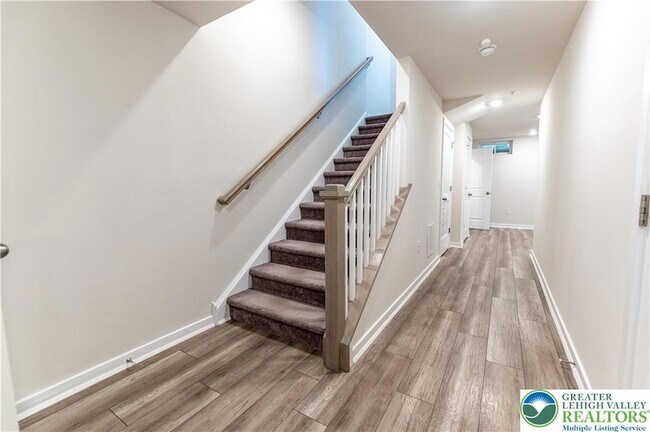 Photo - 4936 Brookside Ct