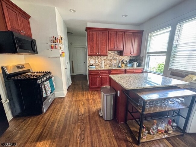 Photo - 215 Alexander St Unit 2