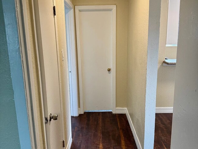 Building Photo - 3906 Rotman St Unit False