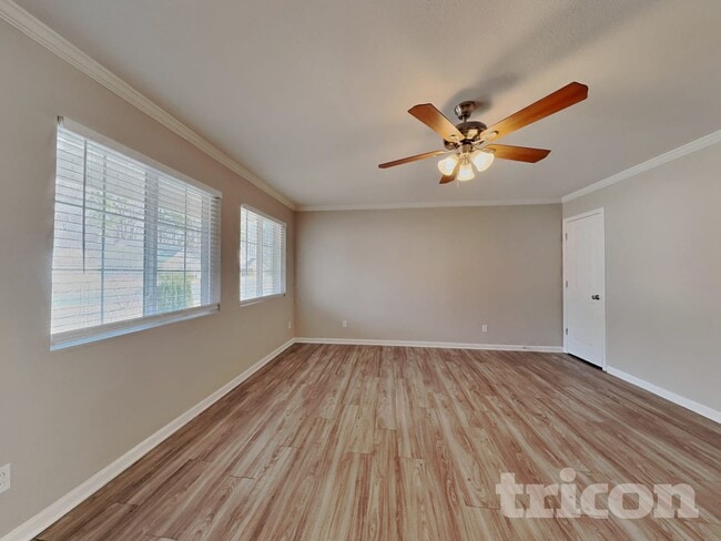 Photo - 314 Walnut Crossing Dr