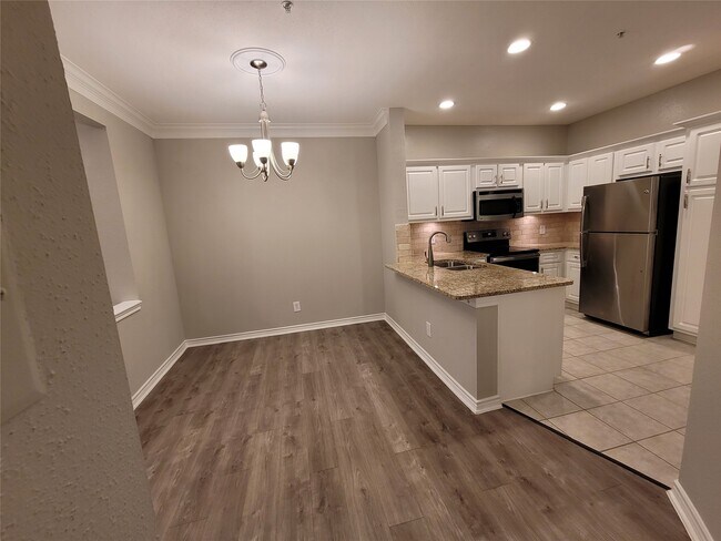 Building Photo - 2350 Westcreek Ln Unit 1307