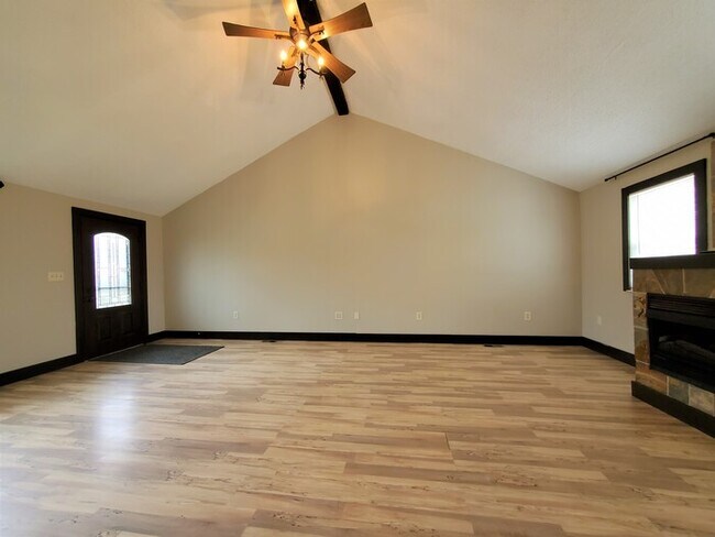 Photo - 1915 Little Ave