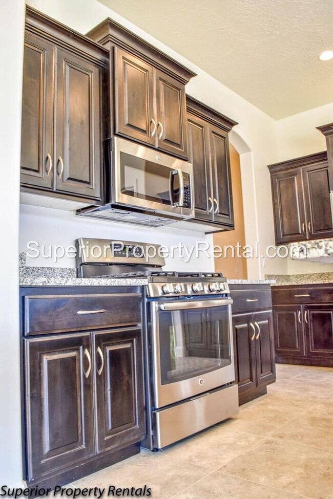 Photo - 4 bed, 2.5 bath home w/3 car garage