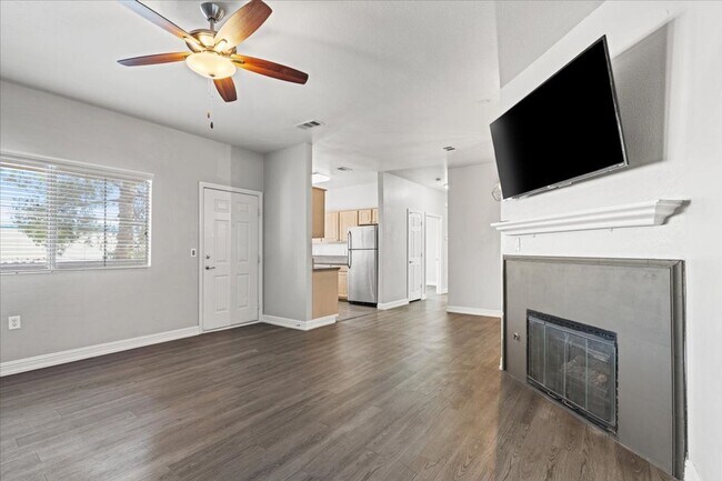 Photo - Pool, Spa, and Putting Green in Amazing Guard Gated 3 Bedroom Condo