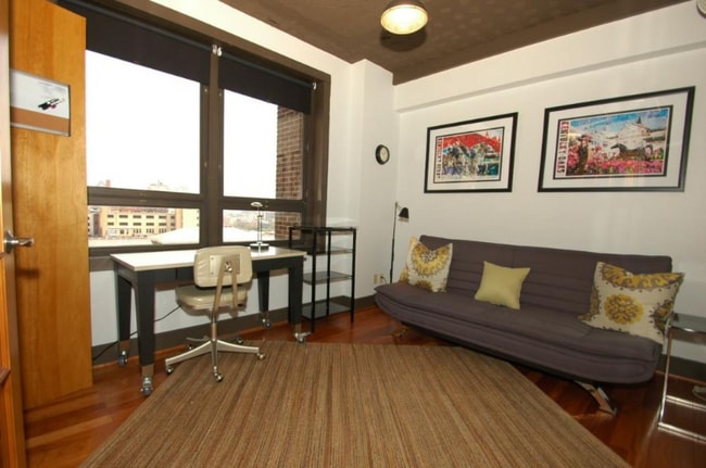 Photo - 323 W Broadway