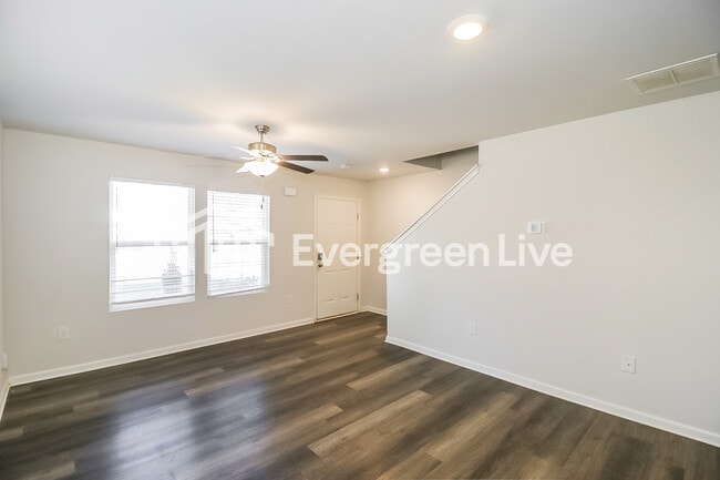 Photo - 108 Loblolly Ln