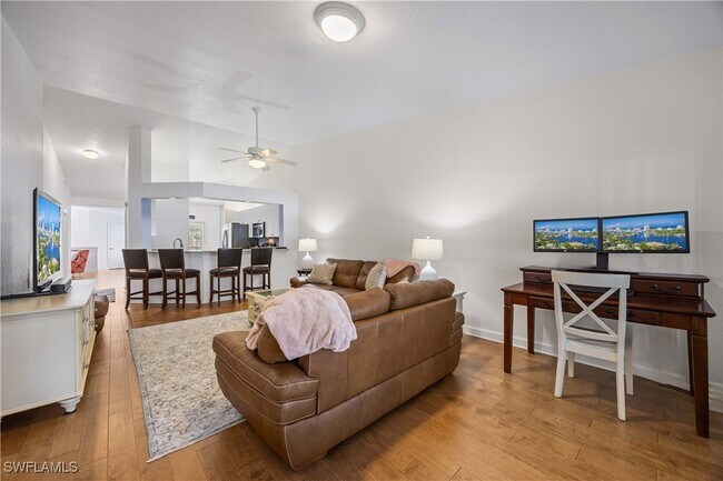 Photo - 7050 Barrington Cir Unidad 202