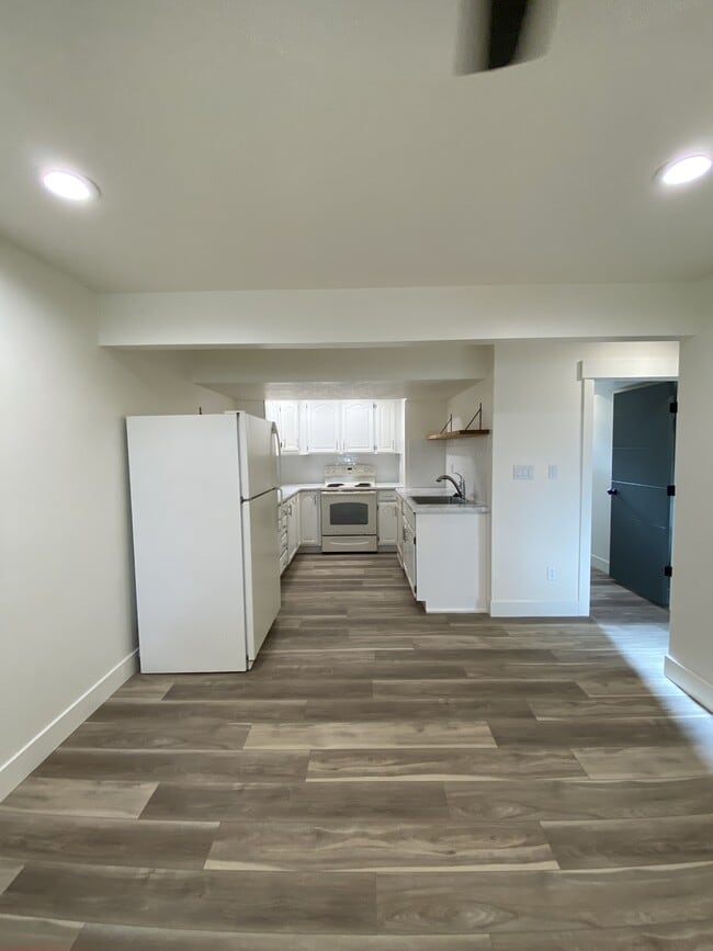 Photo - 18 N 1540 E St