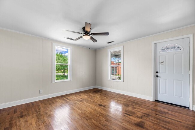 Photo - Knoxville 37921 - 2 Bedroom, 1 bath home -...