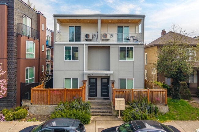 Photo - 5210b Brooklyn Ave NE Unidad SI ID1514091P