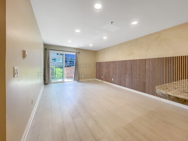 Photo - 6400 Christie Ave Townhome