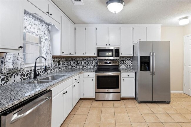 Photo - 2898 Lakemont Dr SW