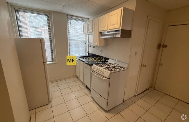 Building Photo - 12 Charter St Unit 4 Rental