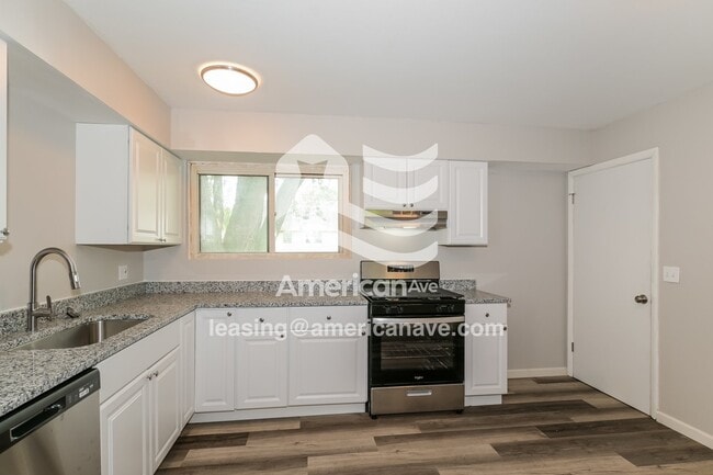 Photo - 1212 Reale Ave
