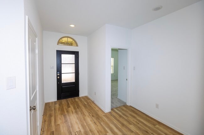 Photo - 5330 Sleepy Fox Ln