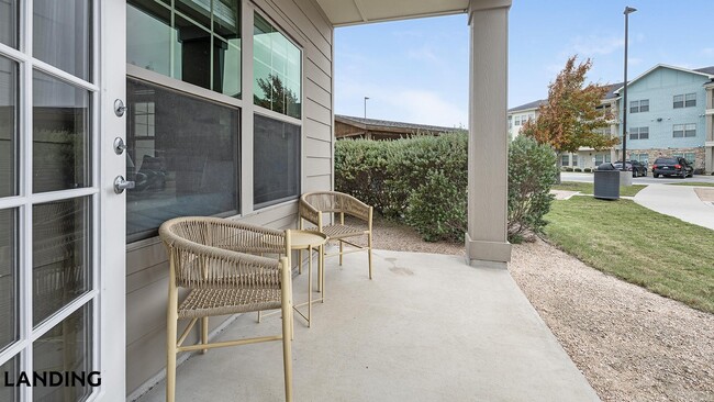 Photo - 2115 Windsor Blvd Unidad 6106