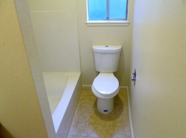 Photo - 4 Klondike Ct Unidad B