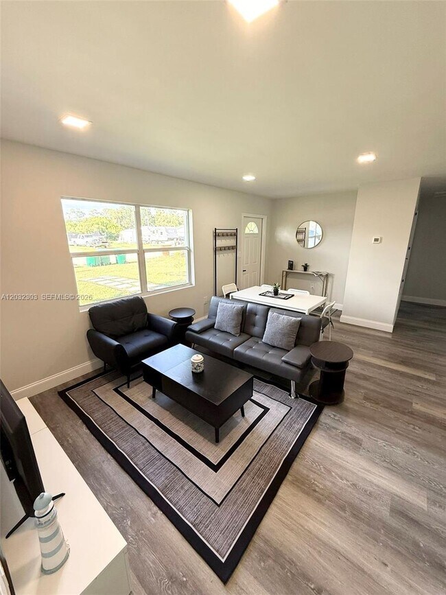 Photo - 801 Brodhag Dr