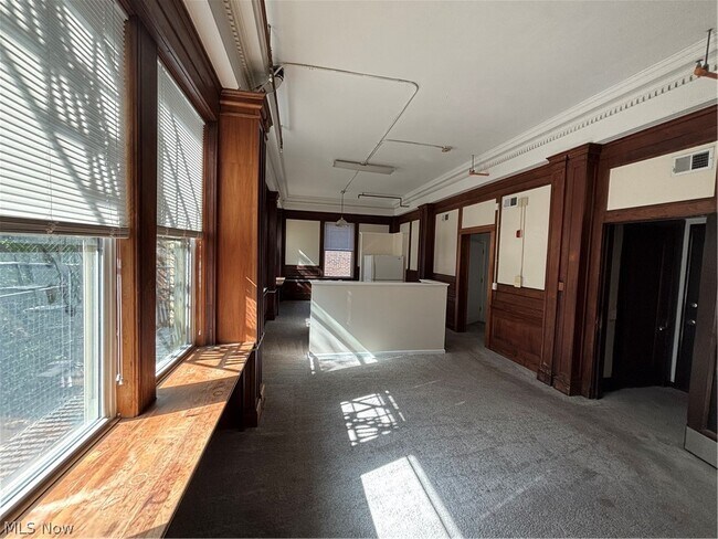 Photo - 5644 Broadway Ave Unit 203