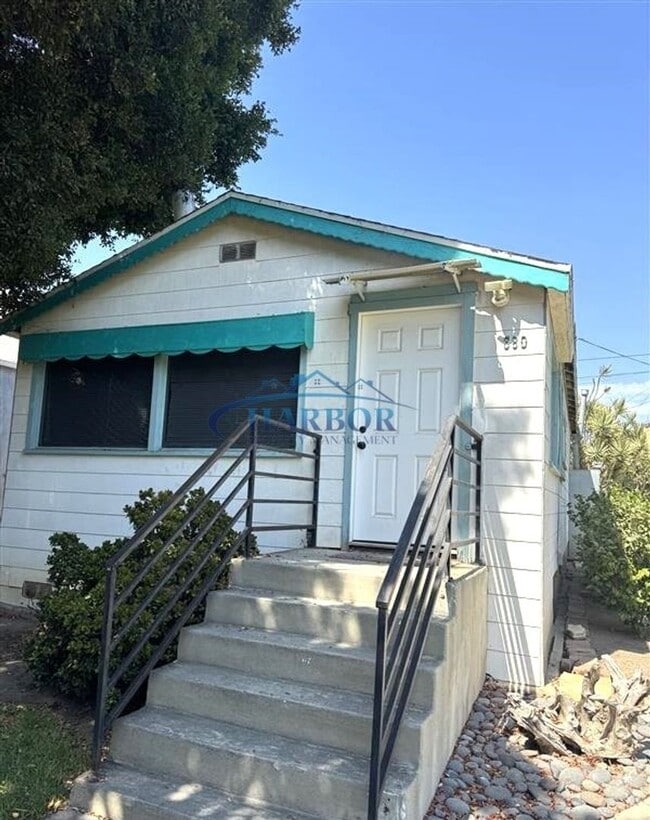 Building Photo - Charming Studio-Style Home with Ocean View...