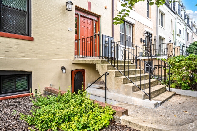 Building Photo - 1304 Belmont St NW Unit #1 Rental