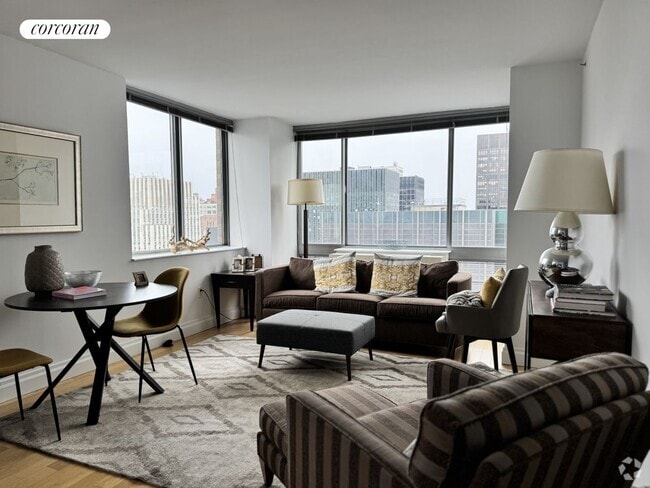 Building Photo - 150 E 44th St Rental