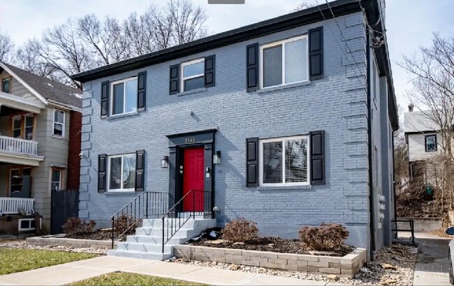 Cozy 1 bedroom/1 bathroom apt in Mt. Auburn - 2137 Highland Ave