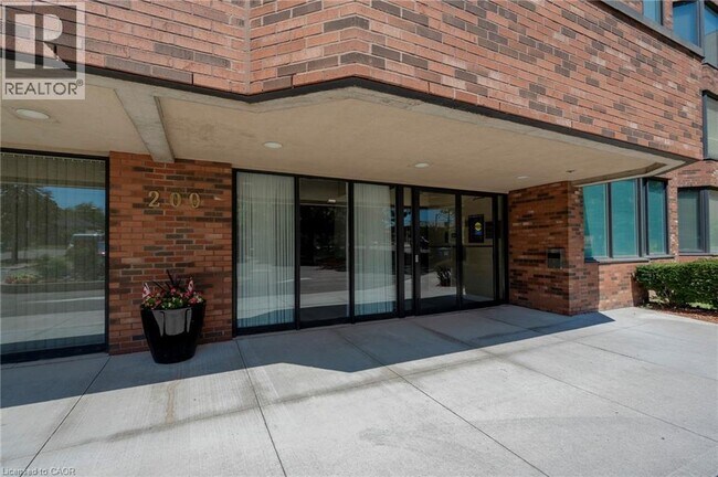 Photo - 200 Limeridge Rd W Unité 105