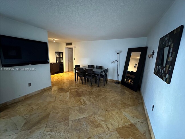Photo - 2465 SW 18th Ave Unit 3308