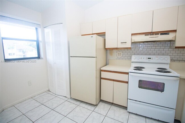 Photo - 9962 Nob Hill Pl Unidad 9962