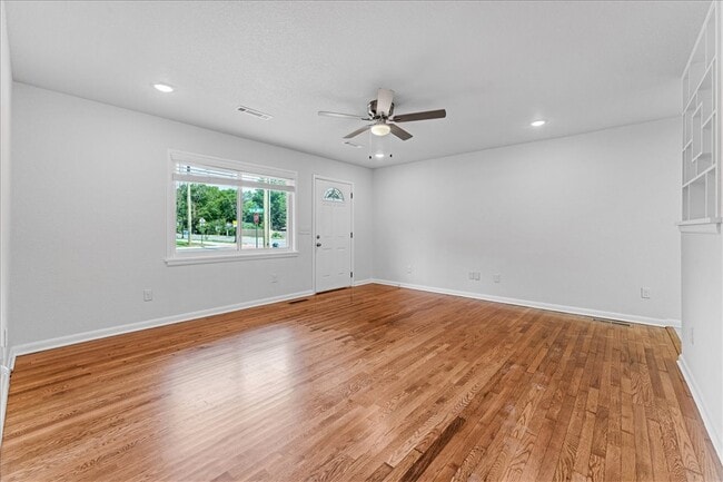 Photo - 1666 Oakland Ave