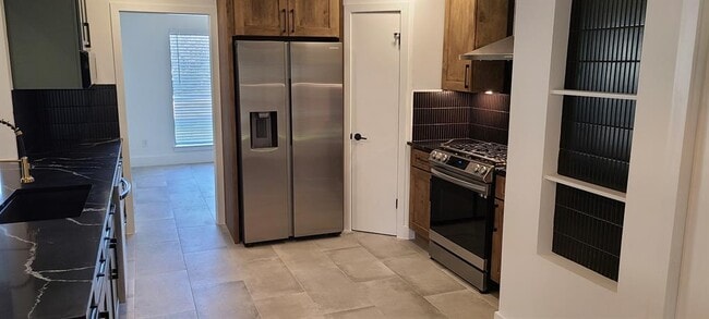 Photo - 1723 Lakeway Blvd