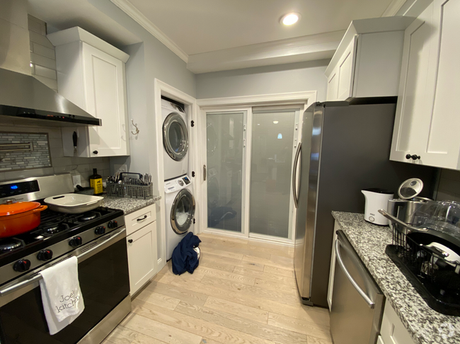 Building Photo - 30 Rawson St Unit 2 Rental